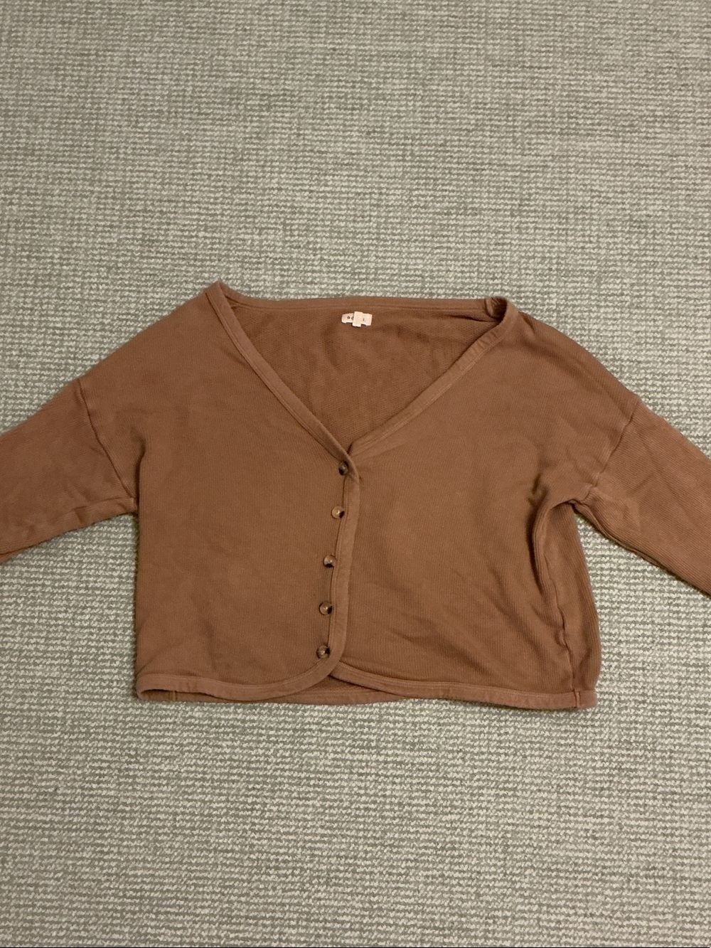 Donni Ribbed Cropped Cardi - Picture 2 of 5